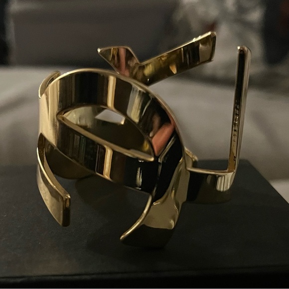 YSL Gold Cassandra Statement Cuff Bracelet - Picture 6 of 8
